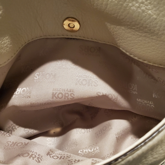 Michael Kors Ivory Leather Charm Tassel Bag - Picture 8 of 16